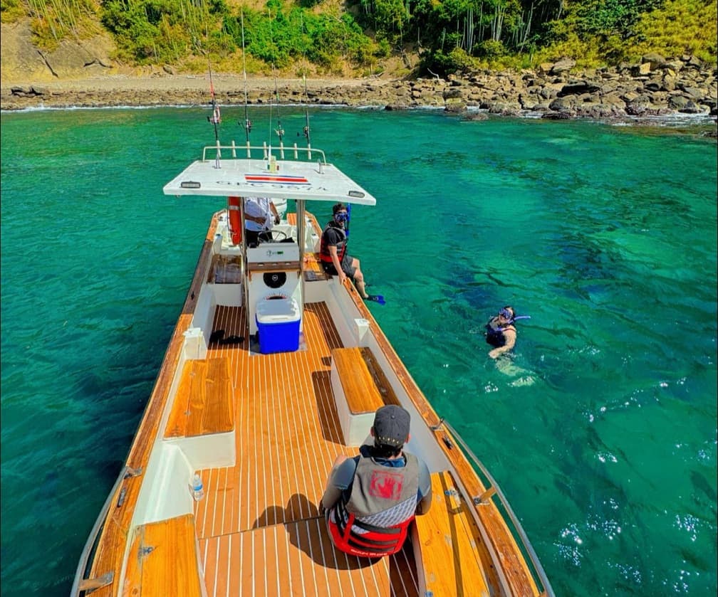Snorkel en aguas del Pacífico de Guanacaste